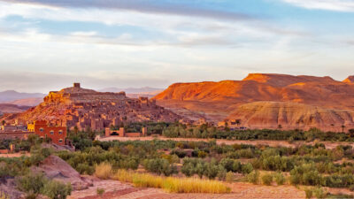 Aït-Ben-Haddou. Der komplette alte Ortskern ist seit dem Jahr 1987 von der UNESCO als Weltkulturerbe anerkannt.